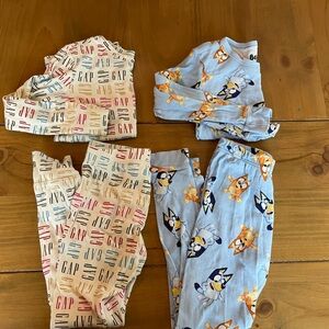 Cotton pajamas sets (2 pairs)